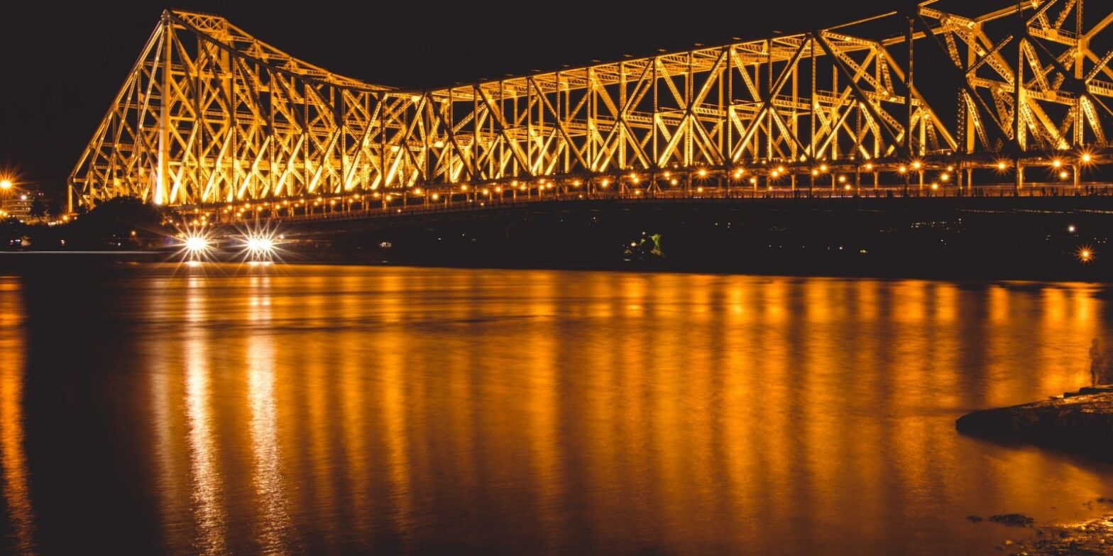 The Artistic Trails of Kolkata: Discovering the City's Rich Heritage with an Outstation Driver